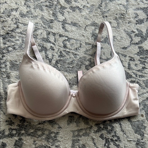 Victoria's Secret Soft Pink Bra - Picture 1 of 9